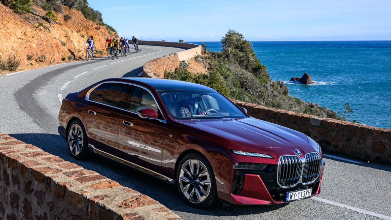 BMW serii 7 G70 dodatkowe zdjęcie