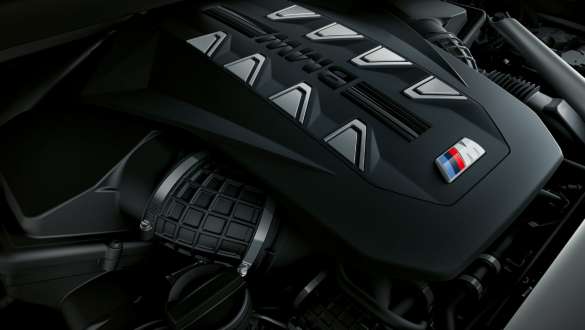 Silnik benzynowy V8 M TwinPower Turbo.