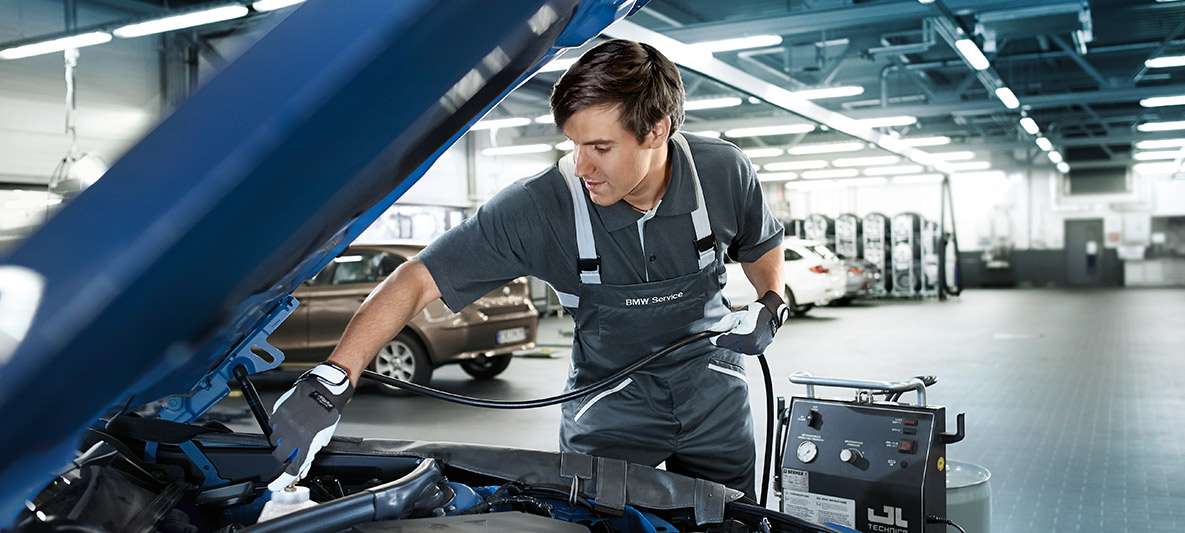 NAD TWOIM BMW PRACUJĄ WYŁĄCZNIE PRZESZKOLENI FACHOWCY.